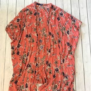 Francesca’s pink floral kimono-medium